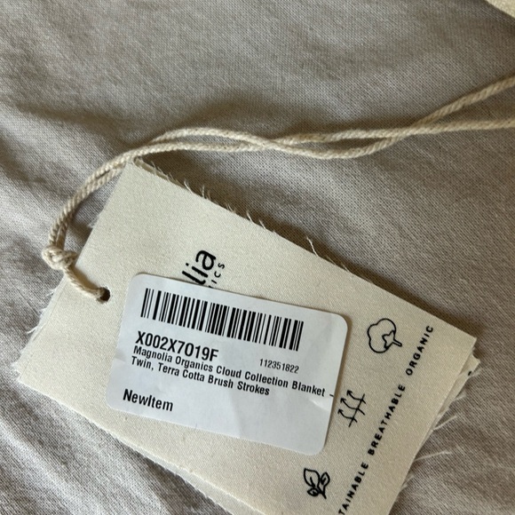 Magnolia Organics Cloud Collection Blanket Quilt -Brush Lines-Terra Cotta -Twin - Picture 8 of 12